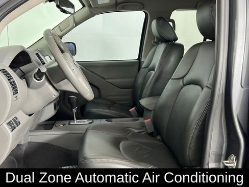 Used 2020 Nissan Frontier SV image 8