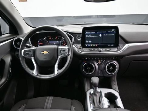 Used 2025 Chevrolet Blazer LT FWD image 10