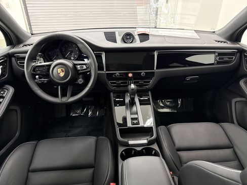 Used 2025 Porsche Macan Turbo image 15