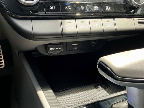 Used 2025 Hyundai Elantra Sport FWD image 17