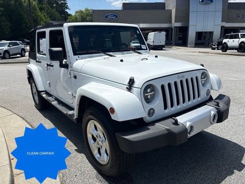 Used 2014 Jeep Wrangler Unlimited Sahara w/ Connectivity Group AWD/4WD image 2