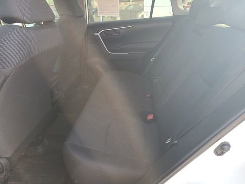 Used 2022 Toyota RAV4 LE image 13