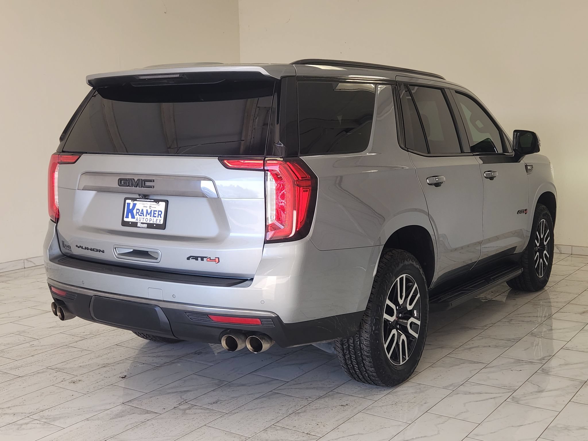 Used 2024 GMC Yukon AT4 w/ Technology Package AWD/4WD image 5