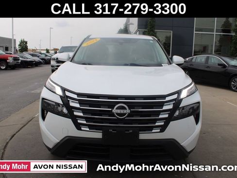 Used 2024 Nissan Rogue SV AWD/4WD image 2