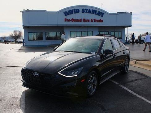 Used 2023 Hyundai Sonata SEL w/ Preferred Accessory Package image 2