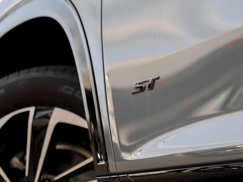 New 2026 Buick Enclave Sport Touring w/ Power Package image 4