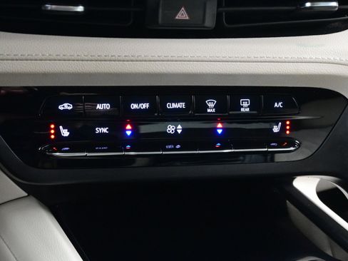 Used 2023 Buick Envision Preferred image 19