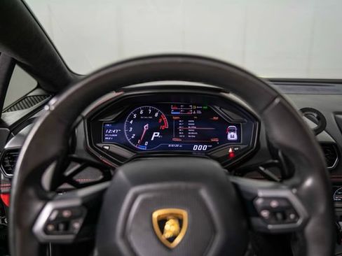 Used 2016 Lamborghini Huracan LP 610-4 AWD/4WD image 17
