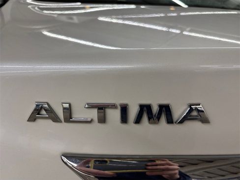 Used 2014 Nissan Altima 2.5 SV image 28