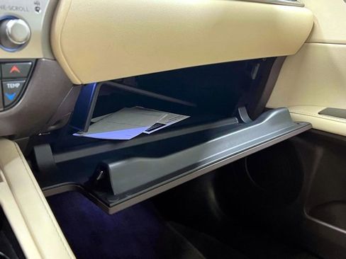 Used 2017 Lexus ES 350 w/ Navigation System Package image 29