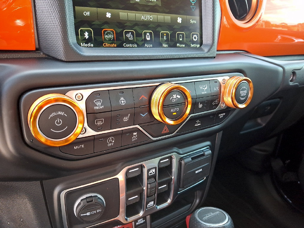 Used 2022 Jeep Gladiator Mojave w/ Cold Weather Group AWD/4WD image 14