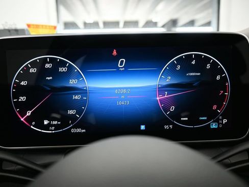 Used 2025 Mercedes-Benz GLC 300 image 27