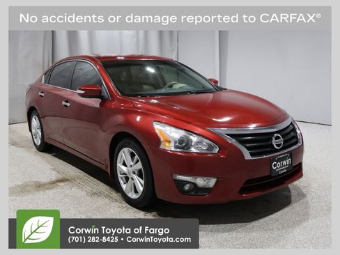 Used 2015 Nissan Altima 2.5 SV w/ Convenience Package image 1
