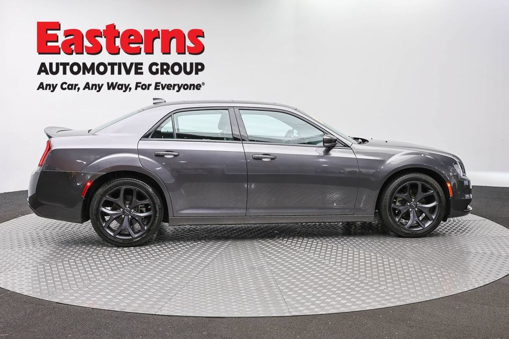 Used 2023 Chrysler 300 S RWD image 4
