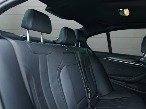 Used 2023 BMW 530i w/ M Sport Package image 29