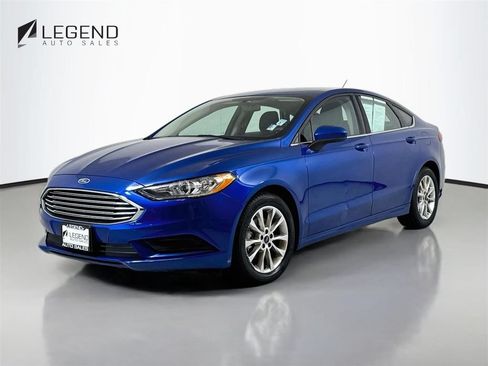 Used 2017 Ford Fusion SE FWD image 1
