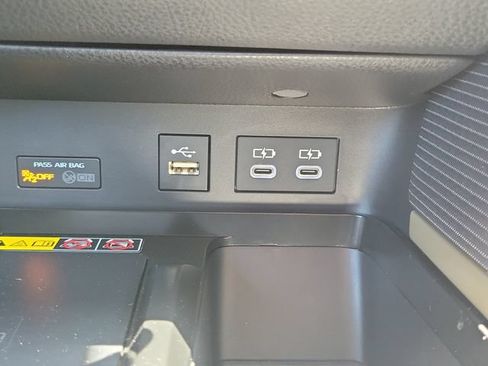 Used 2025 Toyota Camry SE FWD image 28