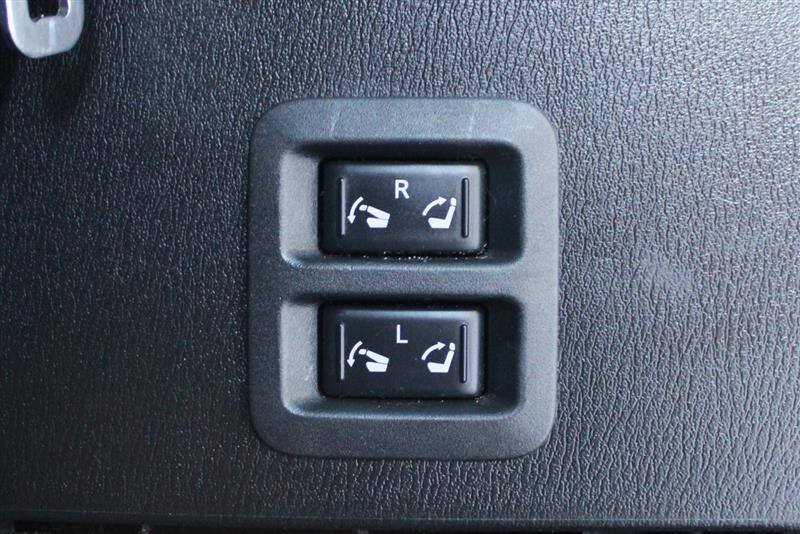 Used 2018 Nissan Armada Platinum w/ Interior Lighting Package AWD/4WD image 33