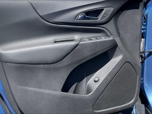 Used 2024 Chevrolet Equinox LT FWD image 21