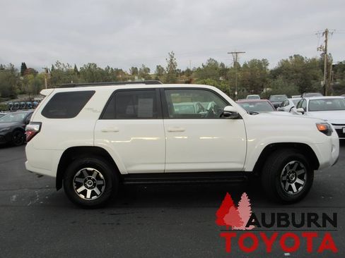 Certified 2022 Toyota 4Runner TRD Off-Road Premium image 3