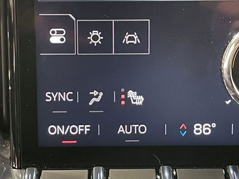 Used 2025 GMC Acadia Elevation image 32