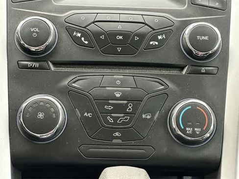 Used 2015 Ford Fusion SE w/ Equipment Group 201A image 13