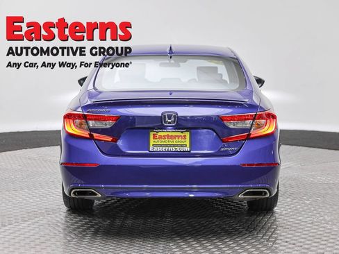 Used 2018 Honda Accord Sport image 6