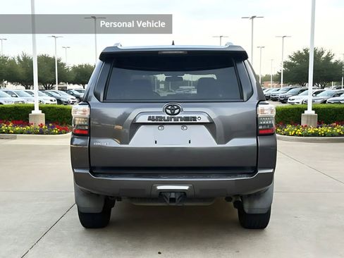 Used 2017 Toyota 4Runner SR5 image 4