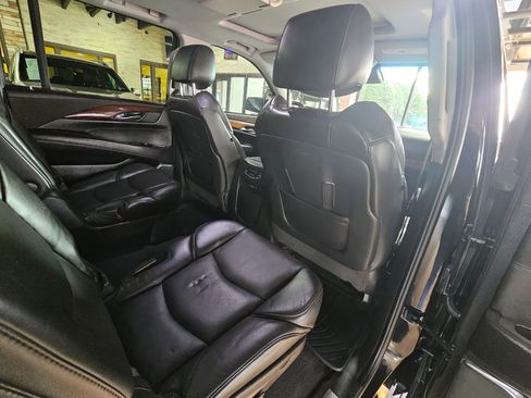 Used 2015 Cadillac Escalade ESV Premium image 17