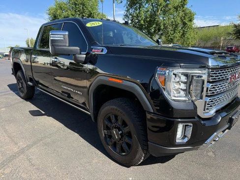 Used 2022 GMC Sierra 2500 Denali w/ Denali Ultimate Package AWD/4WD image 2