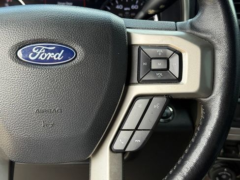 Used 2022 Ford F350 Lariat w/ Black Appearance Package AWD/4WD image 17