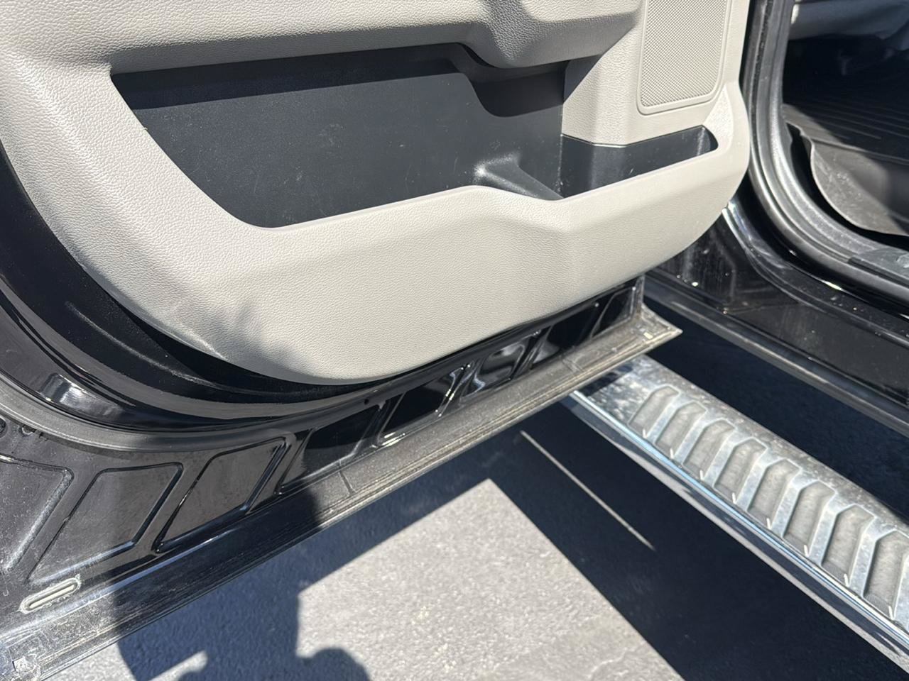 Used 2017 Ford F250 XLT w/ XLT Premium Package AWD/4WD image 21