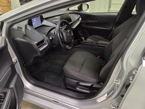 Used 2023 Toyota Prius LE FWD image 14