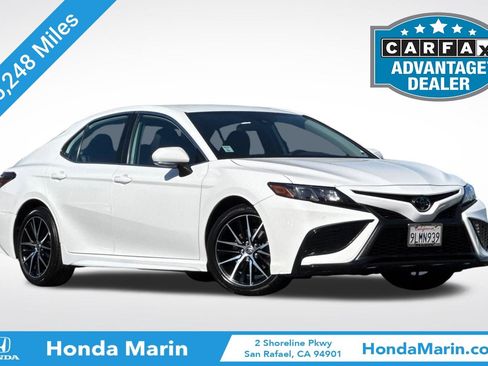 Used 2023 Toyota Camry SE image 1