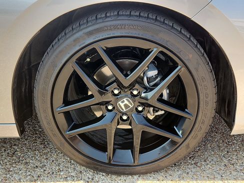 Used 2025 Honda Civic Sport image 8