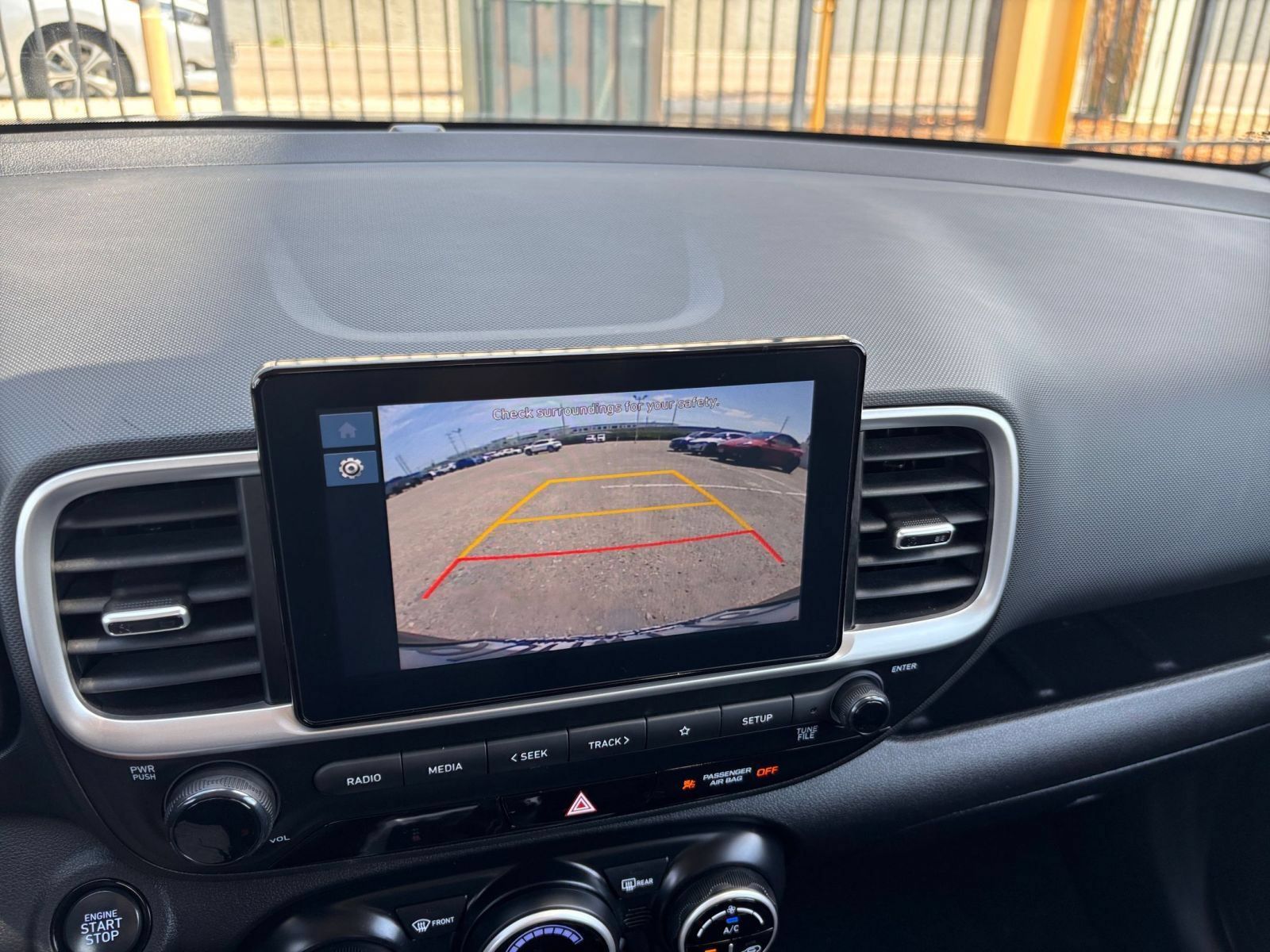Used 2025 Hyundai Venue SEL FWD image 21