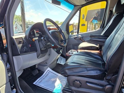 Used 2014 Mercedes-Benz Sprinter 2500 image 5