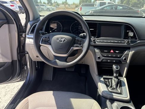 Used 2017 Hyundai Elantra SE FWD image 16