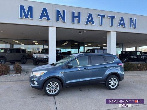 Used 2018 Ford Escape SE image 1