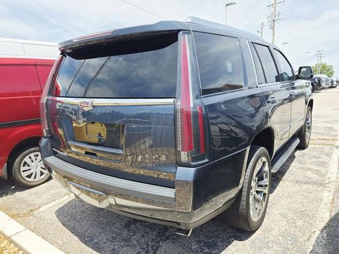 Used 2020 Cadillac Escalade Luxury w/ LPO, Radiant Package AWD/4WD image 2