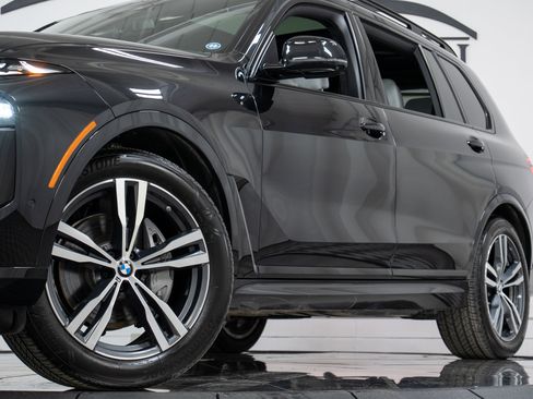 Certified 2024 BMW X7 xDrive40i w/ Executive Package image 28