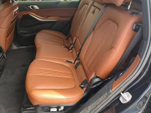 Used 2024 BMW X7 xDrive40i w/ M Sport Package AWD/4WD image 21