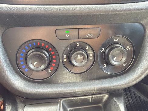 Used 2022 RAM ProMaster City Tradesman FWD image 38