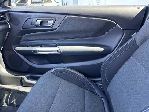 Used 2025 Ford Mustang Coupe image 21