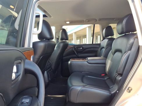 Used 2019 INFINITI QX80 Luxe RWD image 12