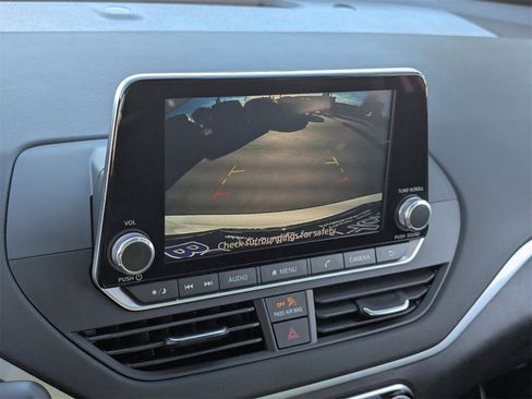 Used 2025 Nissan Altima 2.5 S image 25