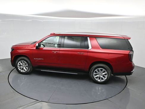 Used 2025 Chevrolet Suburban Premier image 34