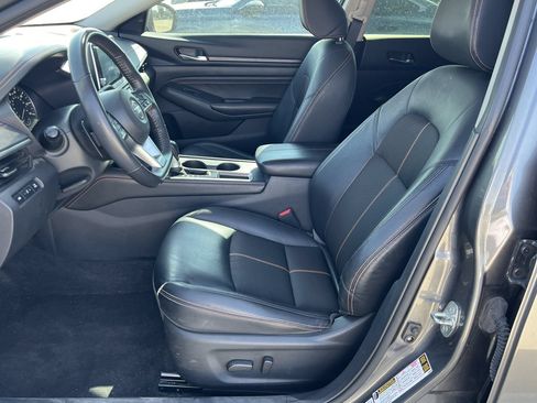 Used 2022 Nissan Altima 2.5 SR FWD image 6