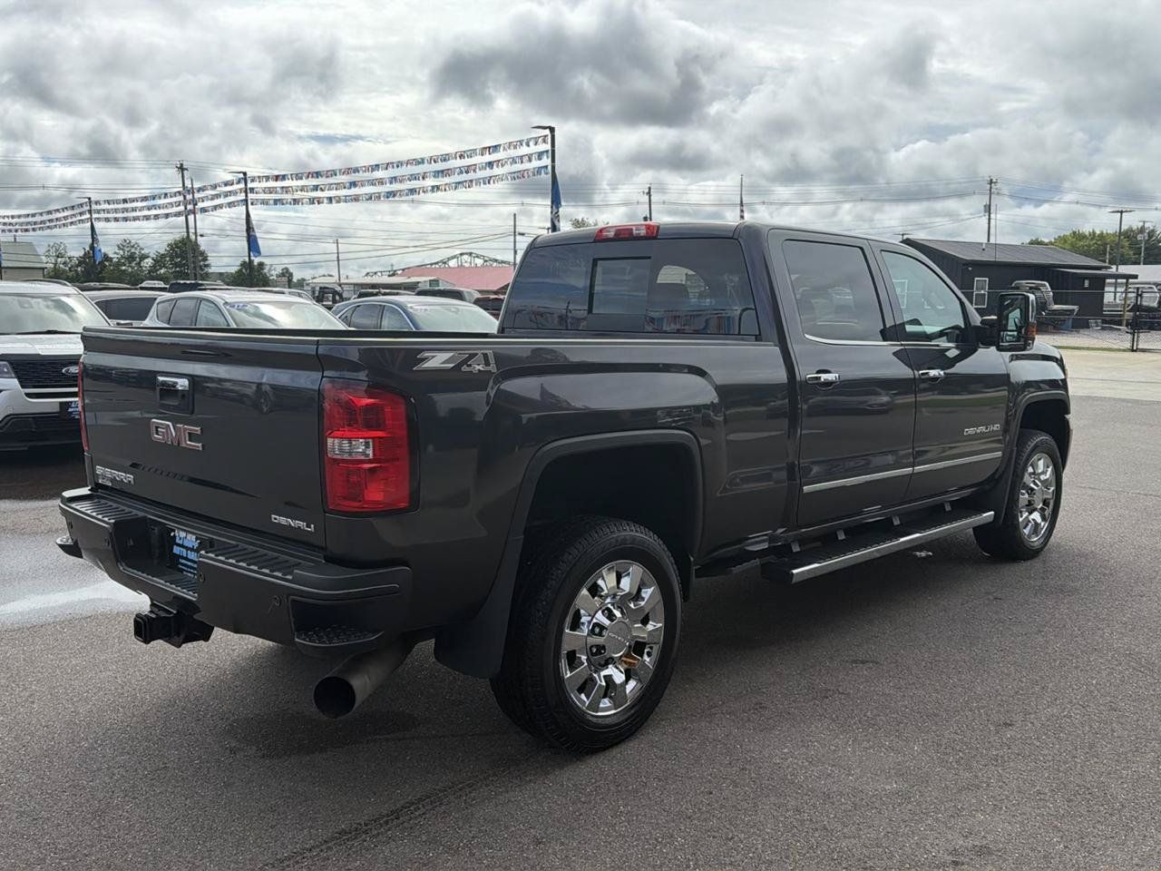 Used 2015 GMC Sierra 2500 Denali w/ Duramax Plus Package AWD/4WD image 4