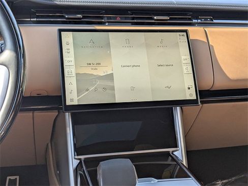 Used 2024 Land Rover Range Rover Long Wheelbase SE image 16